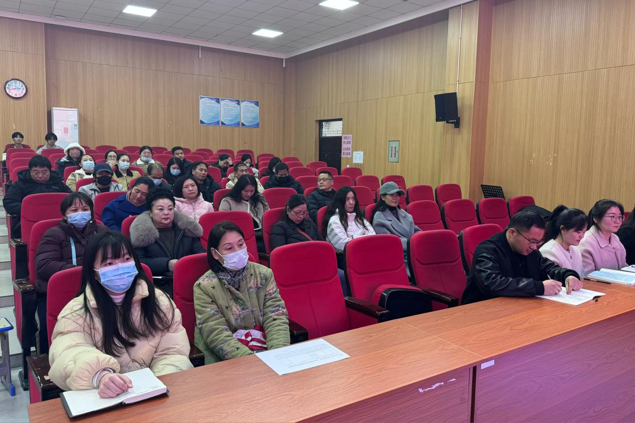 周口职业技术学院学前与艺术教育学院(纺织服装学院)召开2025年春季学期第一次全体教师会-学前与艺术教育学院.