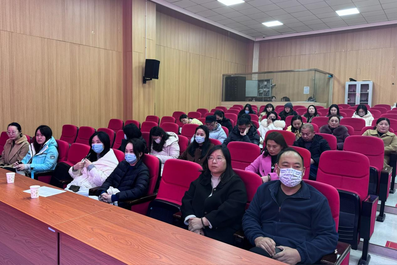 周口职业技术学院学前与艺术教育学院(纺织服装学院)召开2025年春季学期第一次全体教师会-学前与艺术教育学院.